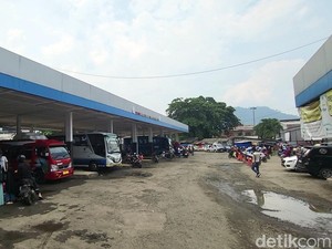 Lesu Sopir Bus Sukabumi gegara Penumpang Dibegal Travel Gelap
