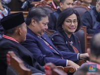 Hakim MK Tanya 4 Menteri Jokowi Alasan Penggantian Dirut Bulog