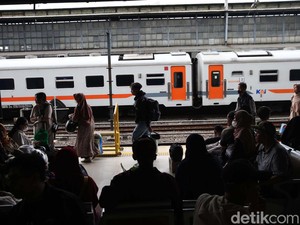 824 Ribu Pemudik dari Jakarta Pakai Kereta Jarak Jauh Selama Lebaran 2024