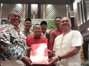 Nikson Nababan Jadi Bacalon Gubsu Pertama yang Daftar ke PDIP