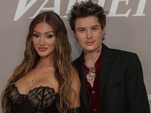 Bintang Reality Show Hamil Anak Pertama dari Tunangannya yang Transgender