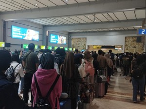 H-4 Lebaran, Terminal 2 Bandara Soetta Dipadati Calon Pemudik Siang Ini