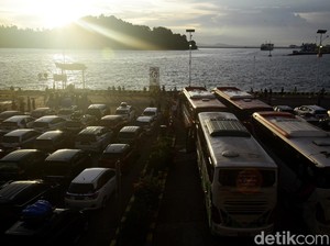 Polisi ke Pemudik Arah Merak: Jangan Dulu Berangkat Sebelum Beli Tiket
