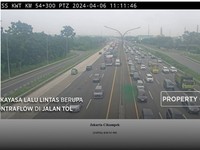Video: Tol Jakarta-Cikampek Dipadati Pemudik, Contraflow Diberlakukan