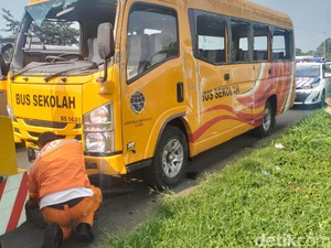 Kecelakaan Libatkan 2 Bus di Tol Cipularang, 6 Orang Terluka
