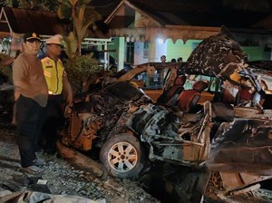 Tabrakan Beruntun Mobil Vs Truk di Tapsel Buat 2 Orang Tewas-9 Terluka!
