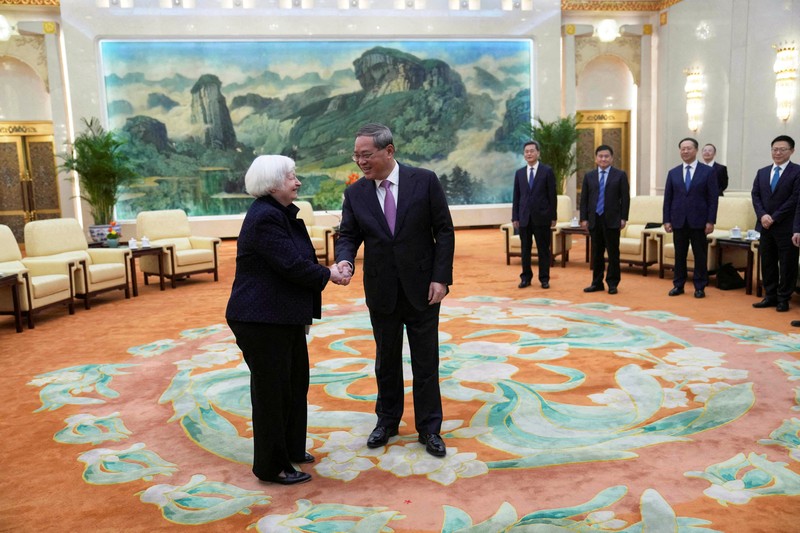 Menteri Keuangan Amerika Serikat, Janet Yellen bertemu dengan Perdana Menteri (PM) China Li Qiang di Beijing, China, Minggu (7/4/2024). (Tatan Syuflana/Pool via REUTERS) Menteri Keuangan Amerika Serikat, Janet Yellen bertemu dengan Perdana Menteri (PM) China Li Qiang di Beijing, China, Minggu (7/4/2024). (Tatan Syuflana/Pool via REUTERS)
