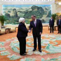 Detik-Detik Menteri Keuangan AS Temui PM China, Bahas Apa?