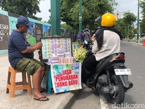 Jasa Tukar Uang Baru di Jogja Masih Diminati