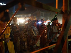 Pj Wali Kota Nyalakan Lampu Colok, Festival Ramadan Budaya Melayu