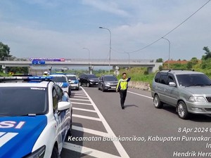 Imbas Kecelakaan di Km 58, Jalur Fungsional di Tol Japek II Dibuka