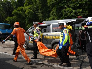 3 Pernyataan KNKT Beberkan Penyebab Kecelakaan Maut Tol Cikampek