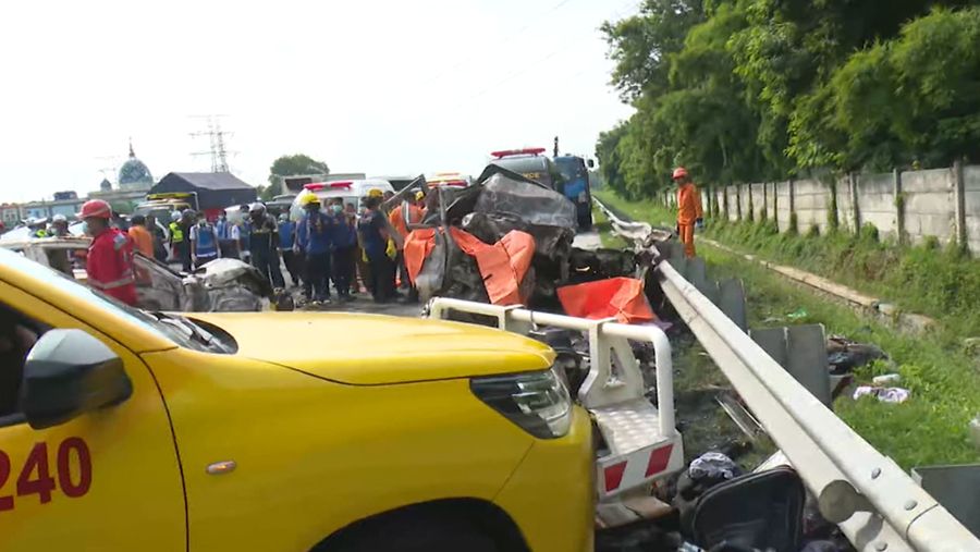 Kecelakaan  Tol Jakarta Cikampek KM 58. (Tangkapan Layar CNN Indonesia TV)