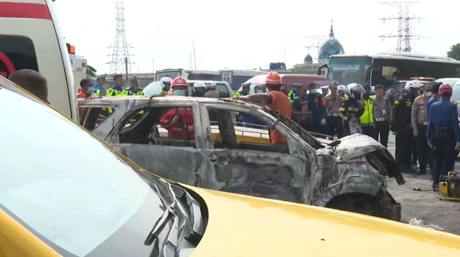 Kecelakaan Tol Jakarta Cikampek KM 58. (Tangkapan Layar CNN Indonesia TV)