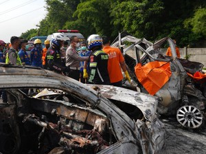 4 Warga Ciamis Jadi Korban Kecelakaan Maut di Tol Cikampek KM 58