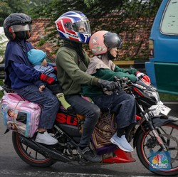 Sambut Lebaran, Potret Pemudik Motor Bonceng Anak-Istri dan Gembolan