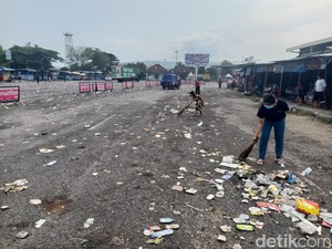 Pemudik Sisakan Sampah di Gilimanuk, Petugas Angkut 4 Ton Per Hari
