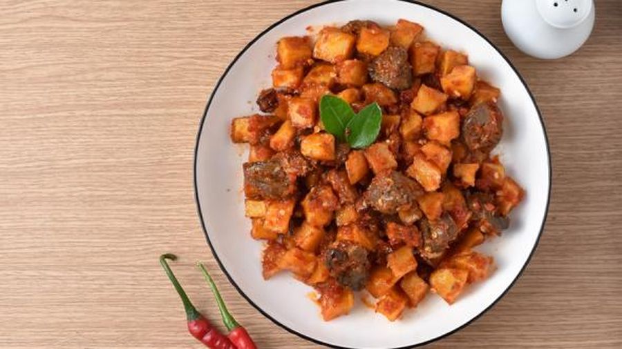 Ilustrasi sambal goreng kentang. (Freepik)