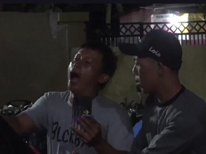 Sopir Pikap Mabuk Diamuk Warga Maros Usai Tabrak Lari Pengendara di Makassar