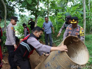 Mercon Pendem Disita Saat Razia Jelang Malam Lebaran di Pacitan