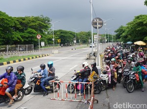 Jembatan Suramadu Diserbu Pemudik Roda Dua