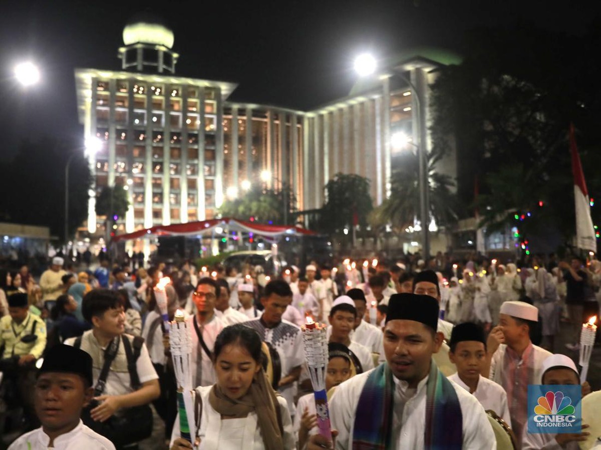 Lebaran 2025: Perputaran Uang Merosot Akibat PHK dan Daya Beli Turun