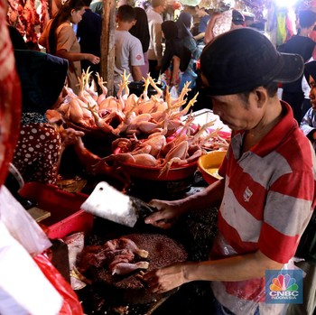 Berjubel! Pasar Tradisional Diserbu Pengunjung Jelang Lebaran