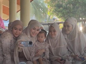 Cerita Ayu Ting Ting Hampir Telat Salat Idulfitri di Lebaran Tahun ini