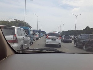 Lebaran 2024, Sejumlah Titik Tol di Jakarta Macet Siang Ini