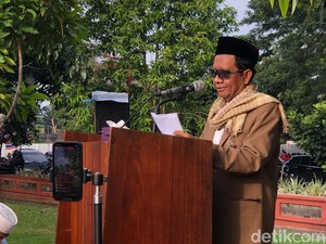 Mahfud Md Khatib Salat Id di UGM, Singgung Minta Maaf Jadi Penyucian Diri