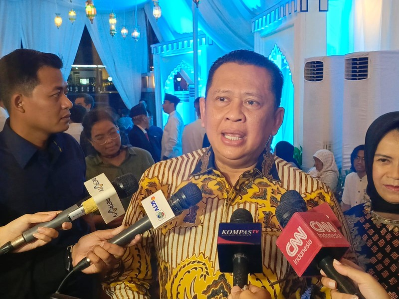 Prabowo Subianto saat menghadiri acara 'Open House' Lebaran di kediamannya yang berlokasi di kompleks Widya Chandra, Jakarta Selatan, Kamis (11/4/2024). (CNBC Indonesia/Rosseno Aji)