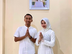 Momen Perdana Bek PSS Nurdiansyah Rayakan Lebaran Bareng Istri