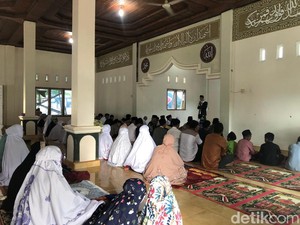 Jemaah Tarekat Syattariyah di Sumbar Baru Laksanakan Salat Idul Fitri Hari Ini