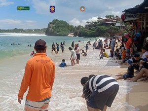 Petugas Karcis Nakal di Pantai Baron Akhirnya Dimutasi
