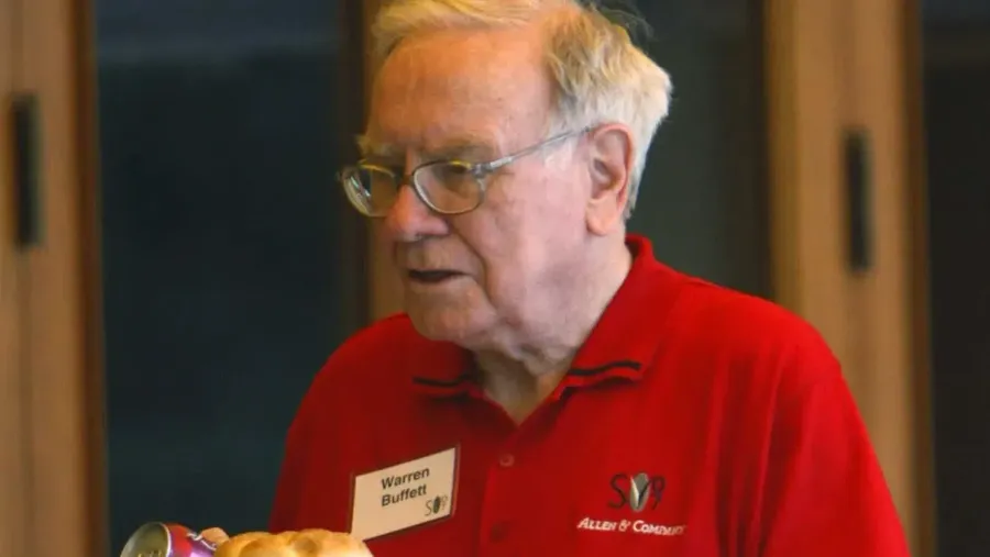 Warren Buffet Lebih Doyan Burger Fast Food Dibanding Makanan Mewah