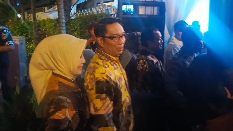 Prabowo Subianto saat menghadiri acara 'Open House' Lebaran di kediamannya yang berlokasi di kompleks Widya Chandra, Jakarta Selatan, Kamis (11/4/2024). (CNBC Indonesia/Rosseno Aji)