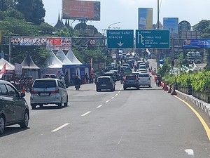 Polisi Terapkan One Way Arah Puncak Bogor Siang Ini