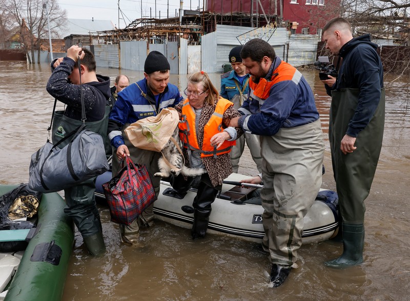 Foto udara menampilkan banjir di pemukiman Ivanovskoe, wilayah Orenburg, Rusia, Rabu (10/4/2024). (REUTERS) Foto udara menampilkan banjir di pemukiman Ivanovskoe, wilayah Orenburg, Rusia, Rabu (10/4/2024). (REUTERS)