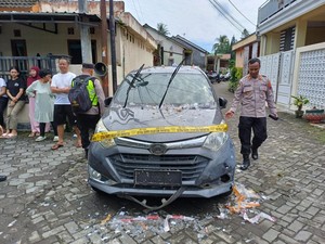 Detik-detik Balon Udara Timpa 5 Rumah-1 Mobil di Magelang, Ada Ledakan Keras