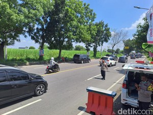 Contraflow Urai Kemacetan di Jalur Arteri Bandar Kedungmulyo Jombang