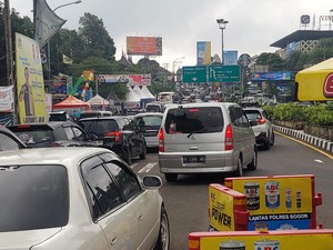 Jalan Raya Puncak One Way, Kendaraan Arah Jakarta Disetop Sementara
