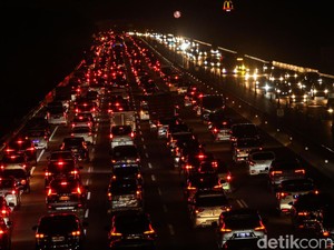 Contraflow Tol Japek Diperpanjang hingga Km 36 Malam Ini
