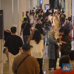 THR Belum Habis, Warga Serbu Pusat Perbelanjaan di Libur Lebaran