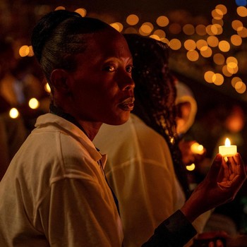 Menyalakan Lilin, Potret Warga Rwanda Peringati 30 Tahun Genosida