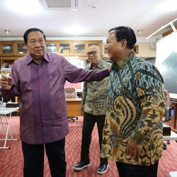 Prabowo Sowan ke Rumah SBY di Cikeas: Kita Datang ke Senior