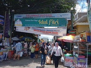 Kampung Pempek 26 Ilir Diserbu Pemburu Oleh-oleh Khas Palembang