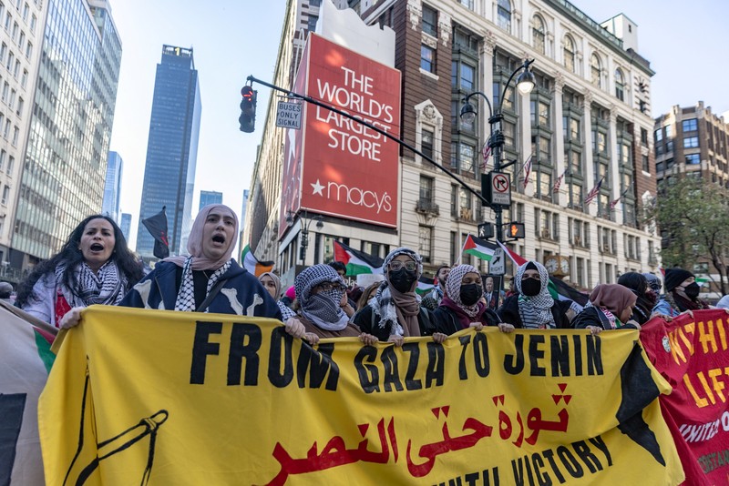 ISRAEL-PALESTINIANS/USA Demonstrators attend a protest demanding a ceasefire and the end of Israeli attacks on Gaza, during the ongoing conflict between Israel and the Palestinian Islamist group Hamas, in New York City, U.S., April 12, 2024. REUTERS/Jeenah Moon