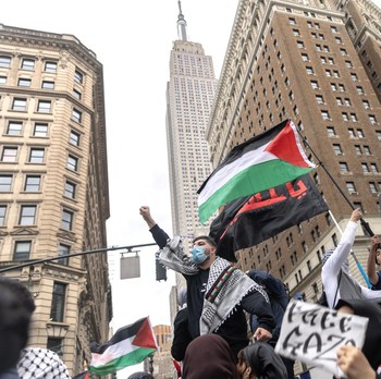 Massa Bela Palestina Gelar Aksi Penuhi Jalanan di New York