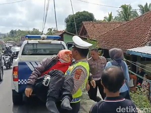 Sakit Saat Arus Balik, Nining Dibopong Polisi