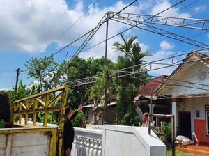 Pria Jember Tewas Tersengat Listrik Saat Pasang Tenda Acara Halalbihalal